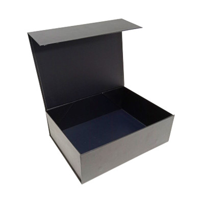Gift Box with Magnetic Closure Medium- Black